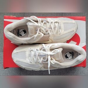 Nike Zoom Vomero 5 (Women's US 7.5) Sail Light Orewood Brown